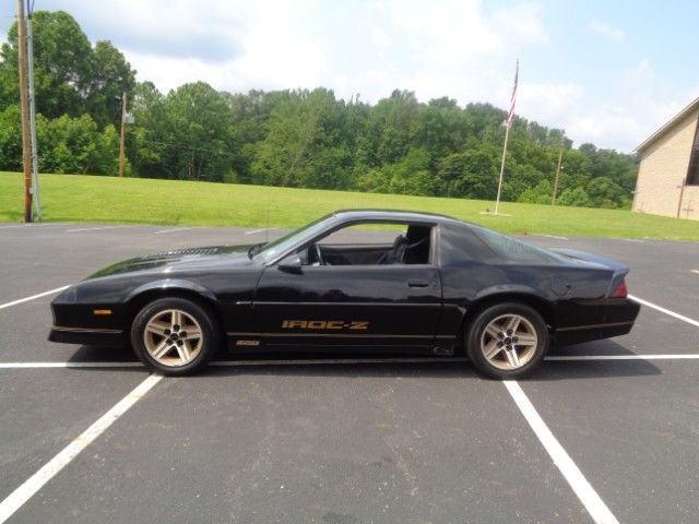 1987 Chevrolet Camaro iroc Z - photo 4
