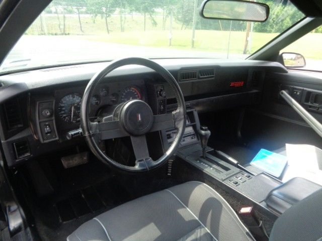 1987 Chevrolet Camaro iroc Z - photo 7