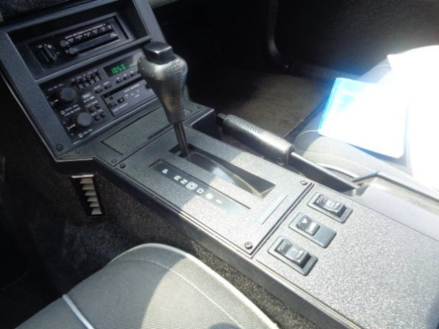 1987 Chevrolet Camaro iroc Z - photo 8
