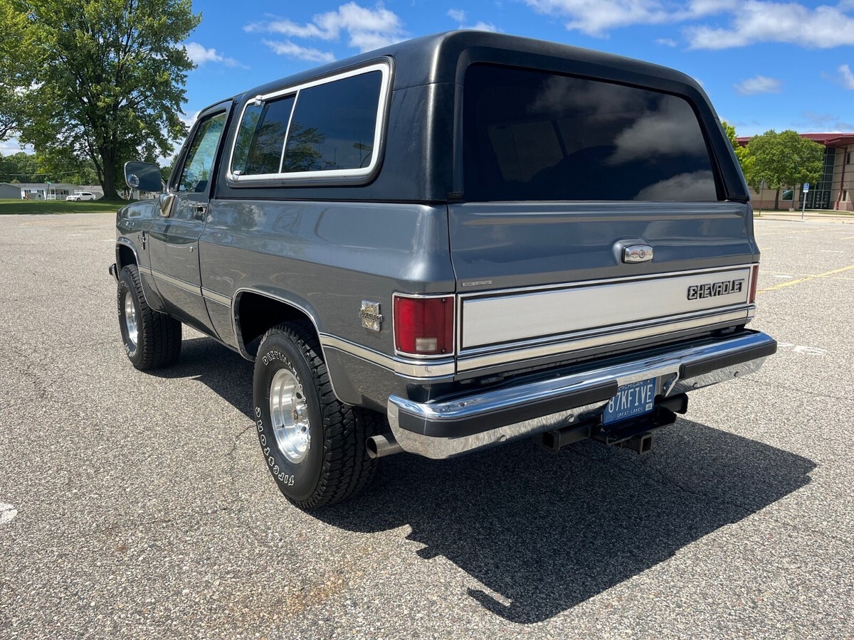 1987 Chevrolet Blazer - photo 2