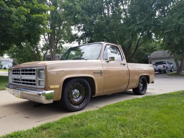 1987 Chevy c10 ls swapped square ac 6 speed patina lowered posi 20s clean 1987 Chevrolet C-10