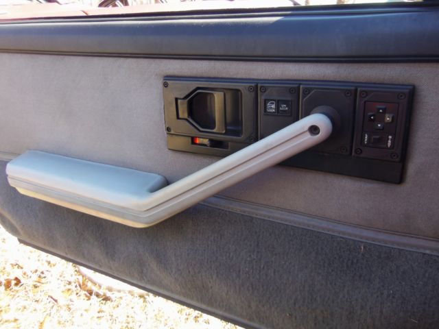 1987 Chevrolet Camaro Iroc-Z Coupe 2-Door - photo 11