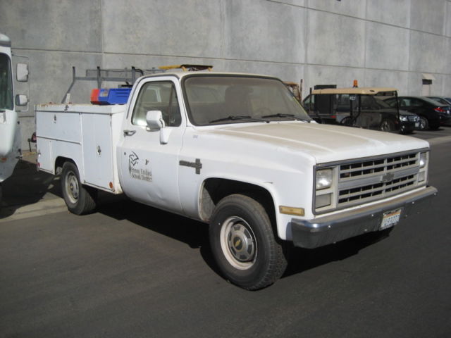 1987 Chevy Custom Deluxe 20 w/ utility body. Running. 1987 Chevrolet C-10 utility body