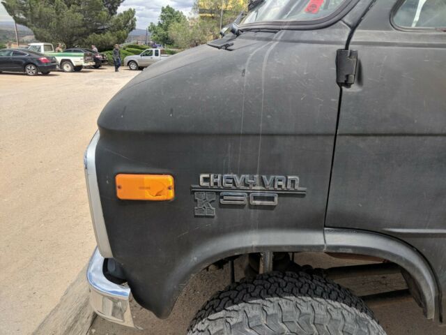 1987 Chevrolet K30 - photo 3