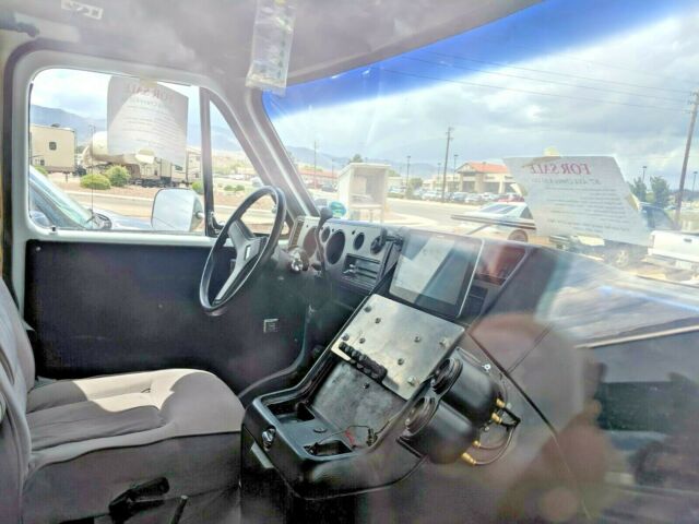 1987 Chevrolet K30 - photo 9