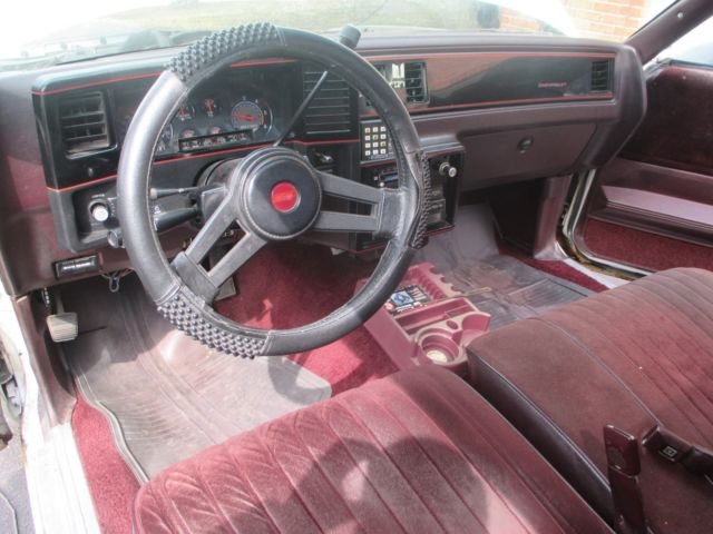 1987 Chevrolet Monte Carlo SS Aero Coupe Glass Roof - photo 13