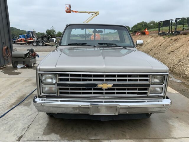 1987 Chevrolet C-10 - photo 2