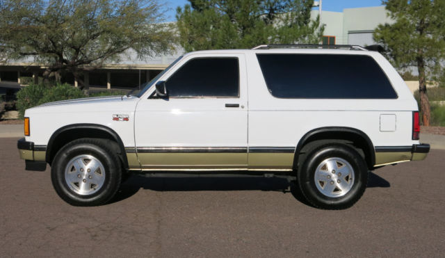 1987 Chevrolet Blazer S-10  2 DOOR - photo 5
