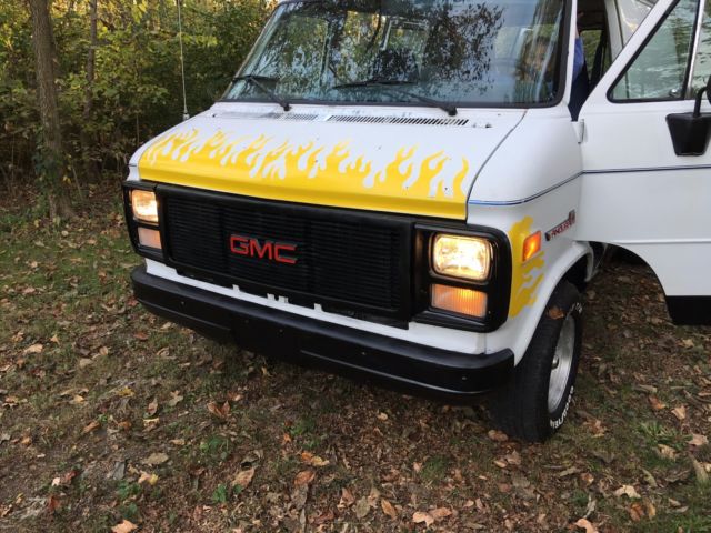 1987 Chevrolet G20 Van SHORTY VANDURA - photo 9