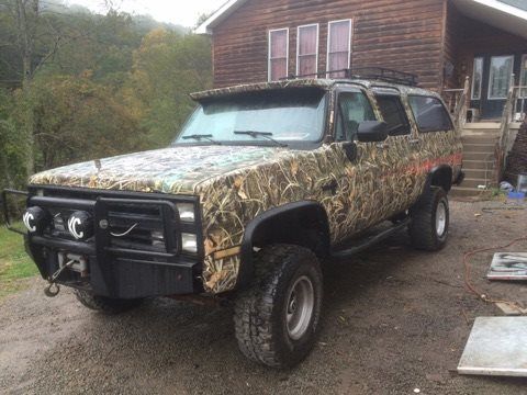 1987 chevy suburban 4x4,lifted and camouflage wrapped 1987 Chevrolet Suburban