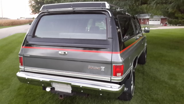 1987 Chevrolet Suburban - photo 4