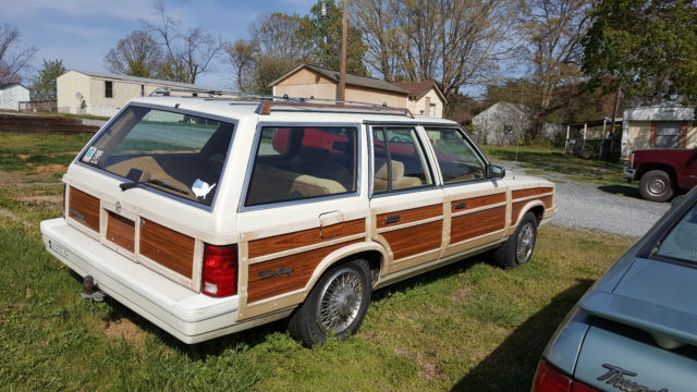 1987 Chrysler Town & Country Woody - photo 3
