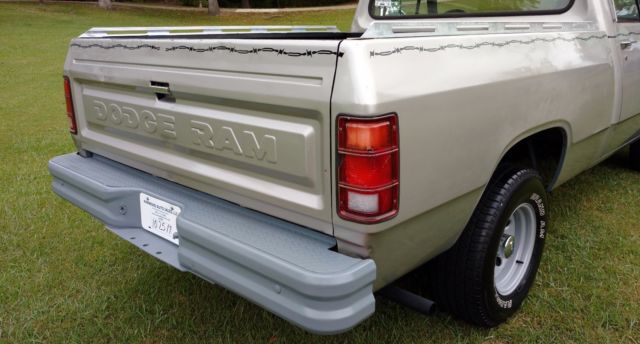 1987 Dodge Ram 1500 D-150 Royal SE - photo 4