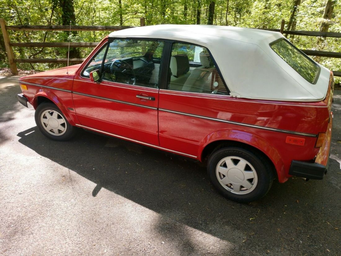 1987 convertible automatic red white/grey interior no rips or tears no leaks! 1987 Volkswagen Cabrio