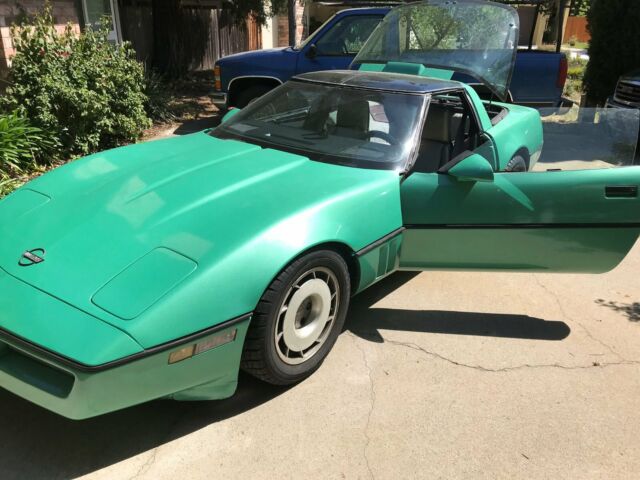 1987 Chevrolet Corvette 2-door Hatchback Coupe - photo 2
