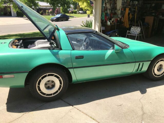 1987 Chevrolet Corvette 2-door Hatchback Coupe - photo 3