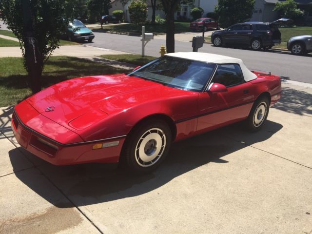 1987 Chevrolet Corvette Red w White Convertible Top - photo 2