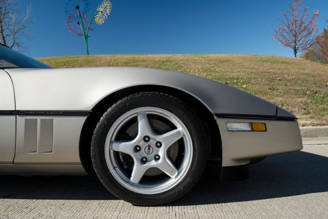 1987 Chevrolet Corvette Convertible - photo 11