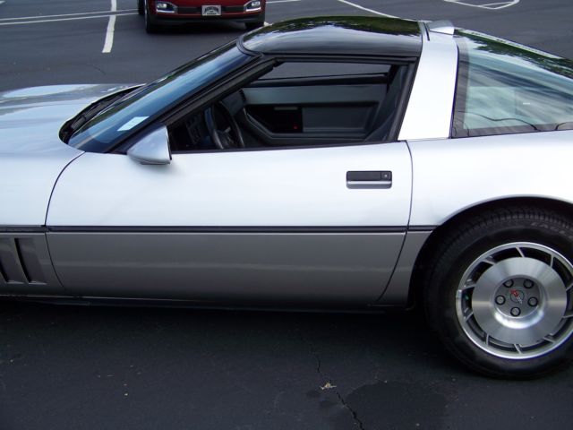 1987 Chevrolet Corvette silver and medium gray, two tone - photo 2