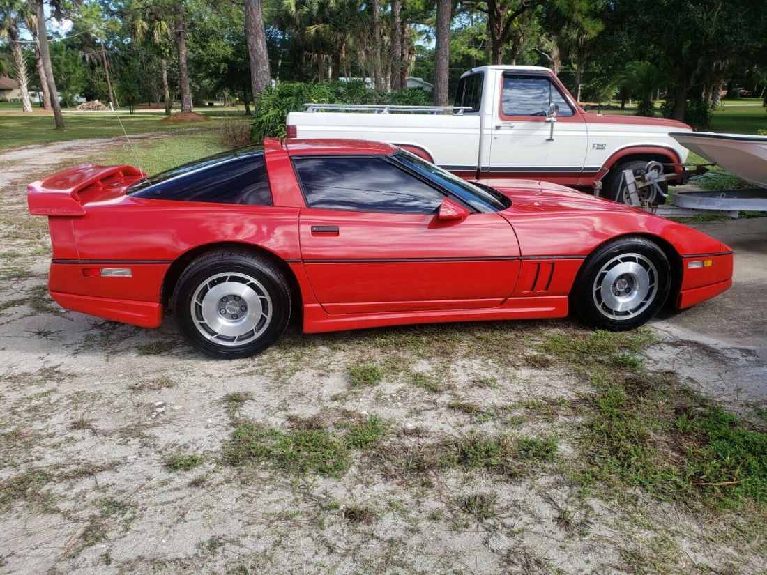 1987 Corvette w ground effects and spoiler 1987 Chevrolet Corvette