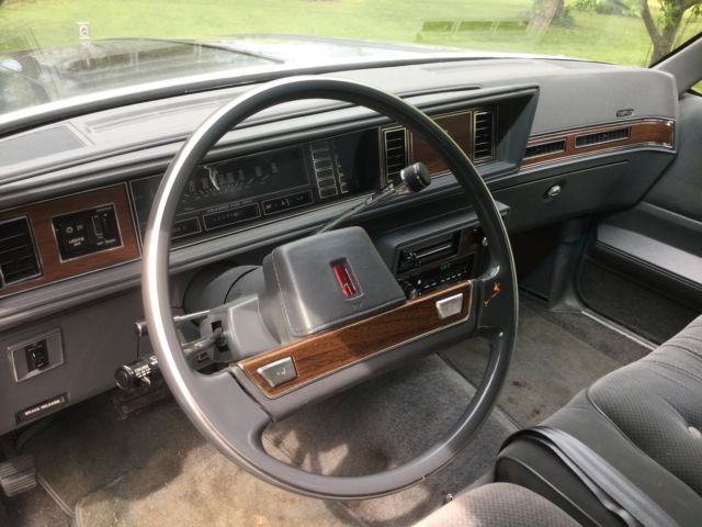 1987 Oldsmobile Cutlass Brougham - photo 2