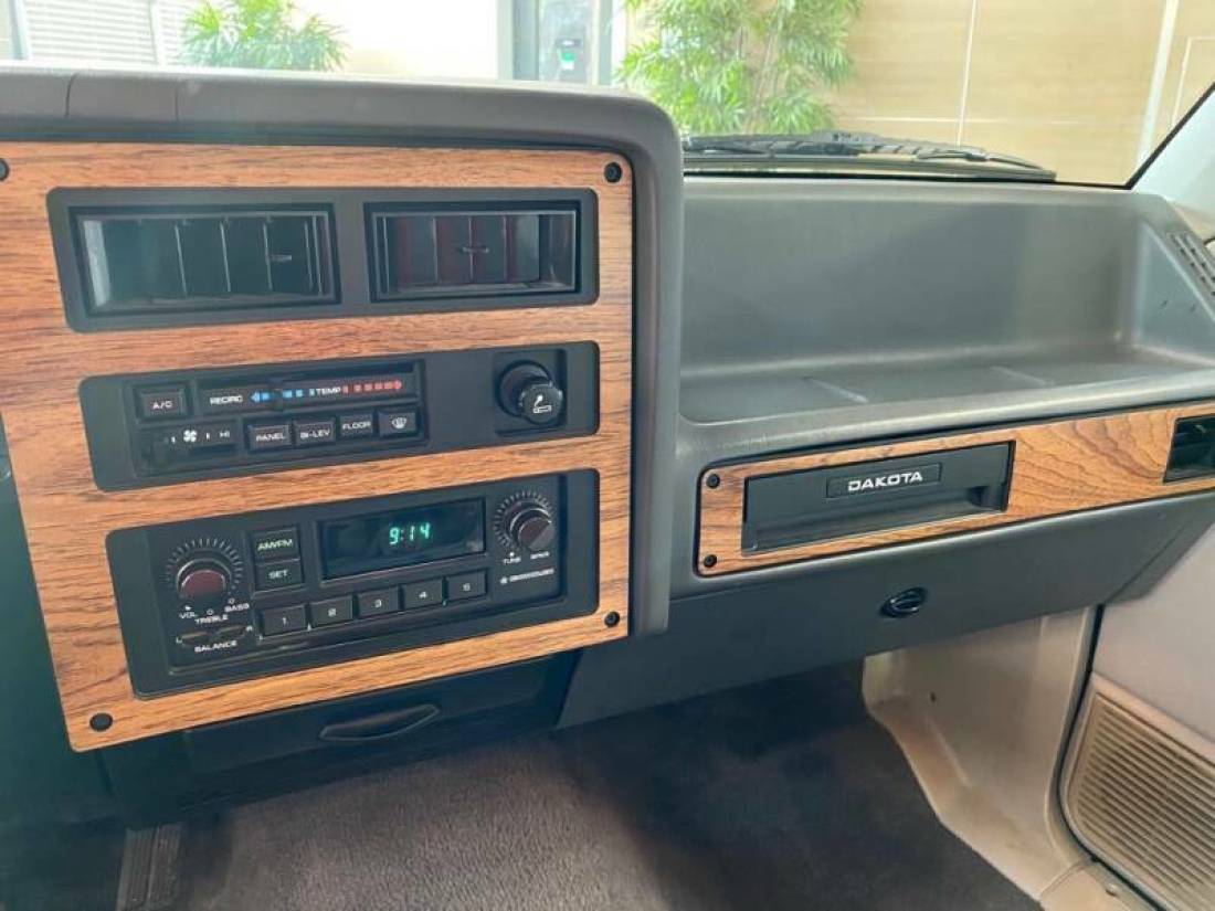 1987 Dodge Dakota Base 2dr Standard Cab LB - photo 11