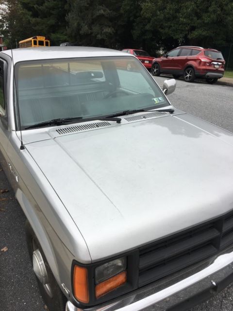1987 Dodge Dakota - photo 2