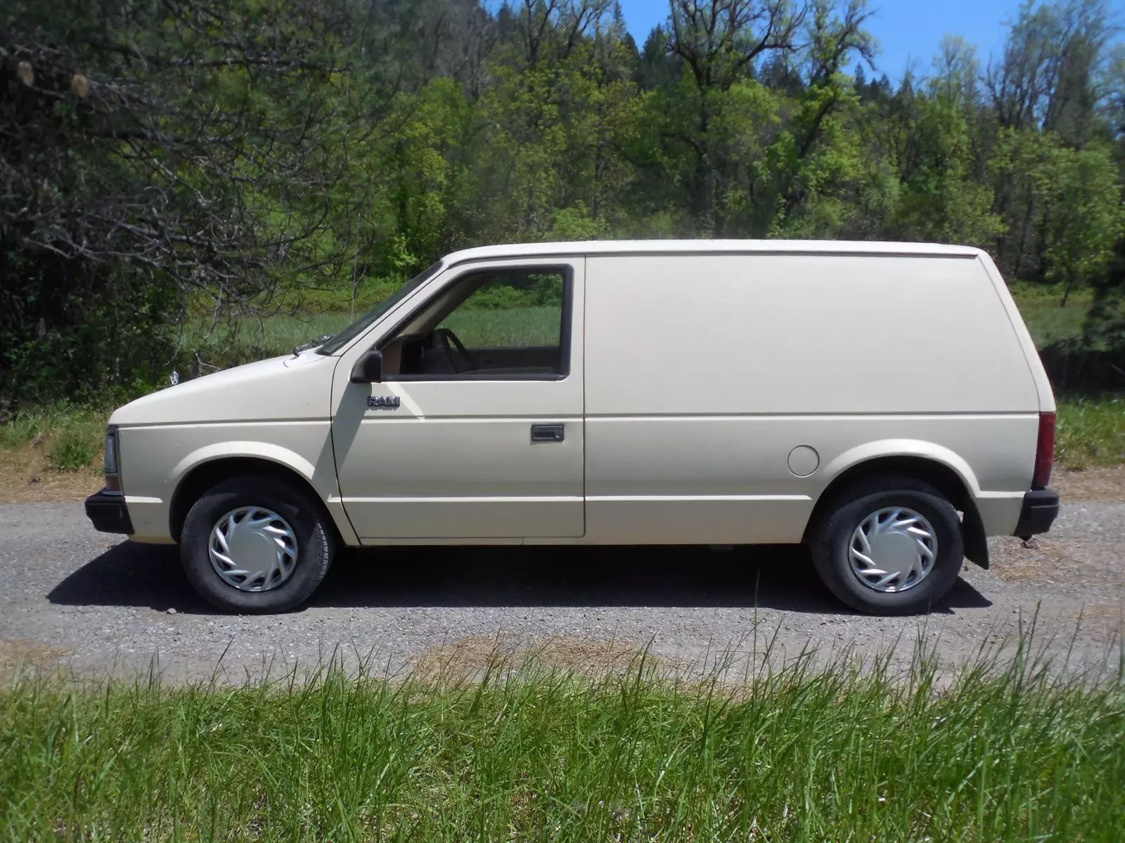 1987 Dodge Caravan