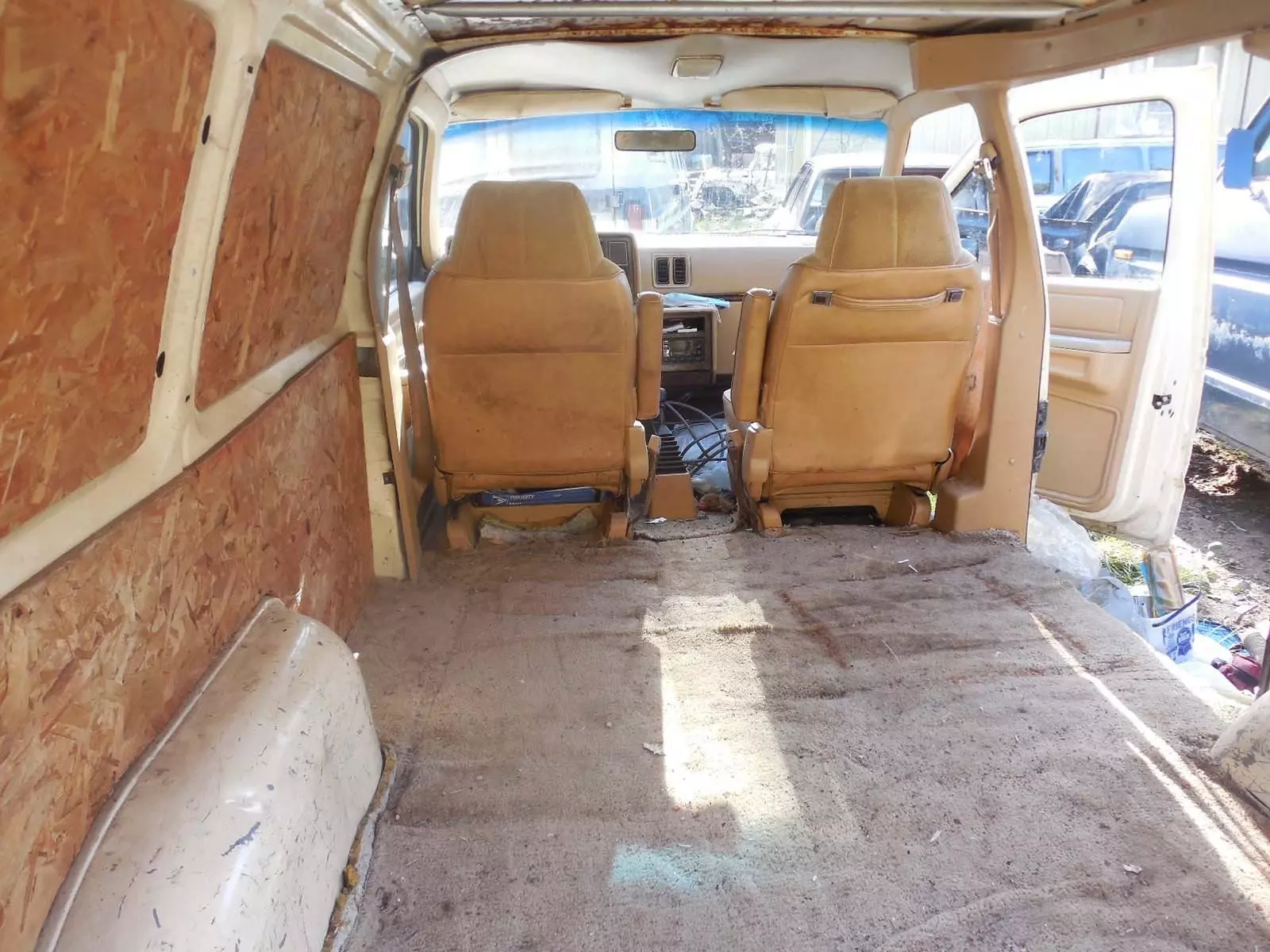 1987 Dodge Caravan - photo 8