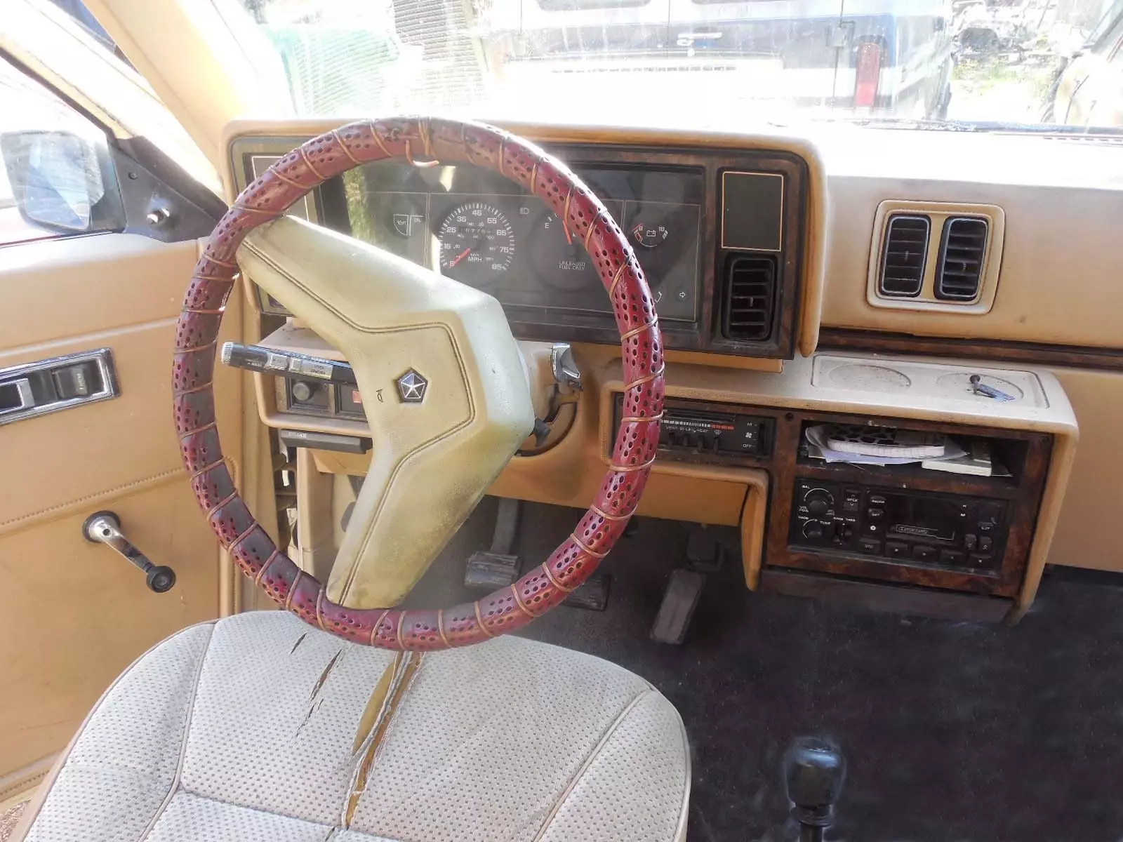 1987 Dodge Caravan - photo 9