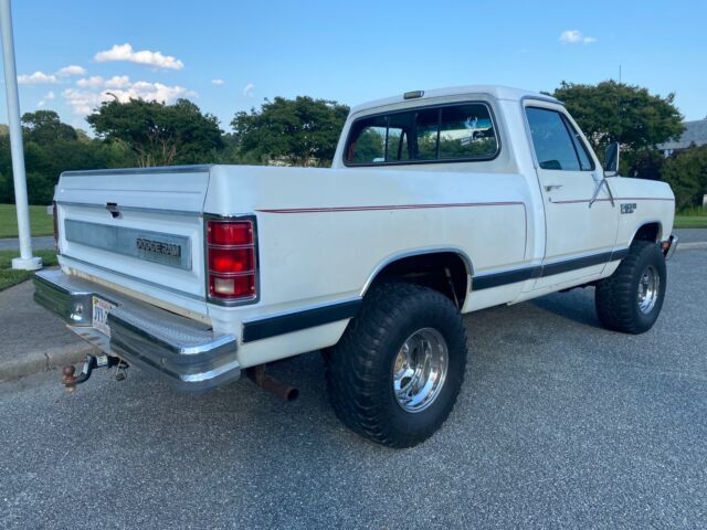 1987 Dodge Power Wagon POWER WAGON W150 4x4 - photo 4