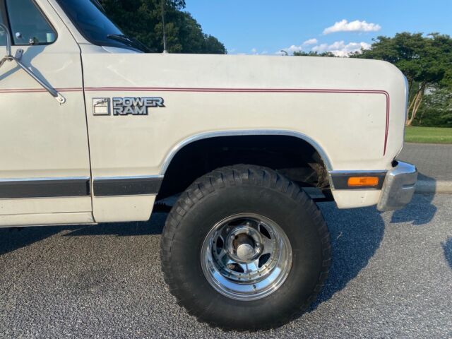 1987 Dodge Power Wagon POWER WAGON W150 4x4 - photo 5