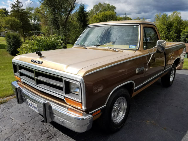 1987 Dodge Ram 1500 60K miles RUST FREE 1987 Dodge Ram 1500