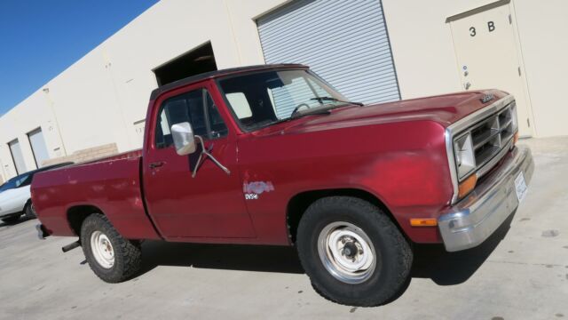 1987 Dodge Ram 1500 SHORT BED 318 V8 RUST FREE! 4 SPEED! - photo 2