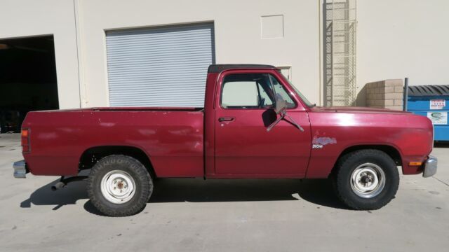 1987 Dodge Ram 1500 SHORT BED 318 V8 RUST FREE! 4 SPEED! - photo 3