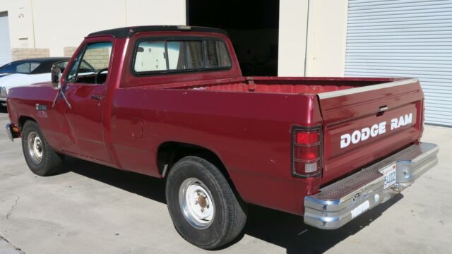 1987 Dodge Ram 1500 SHORT BED 318 V8 RUST FREE! 4 SPEED! - photo 5