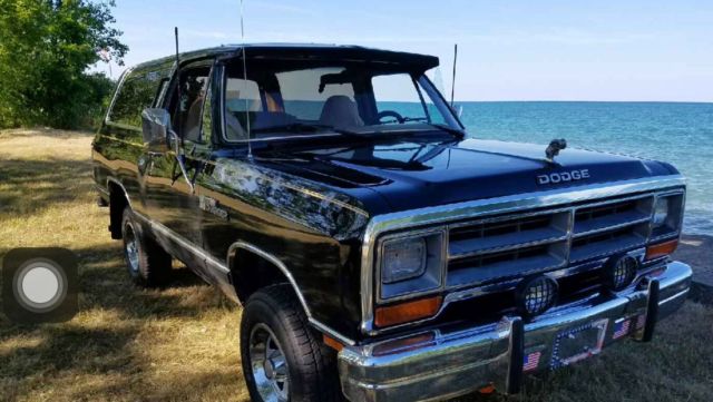 1987 Dodge Ramcharger LE suv - photo 2