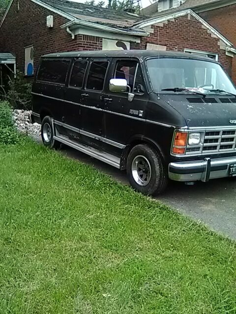 1987 Dodge Ram Van B250 - photo 8