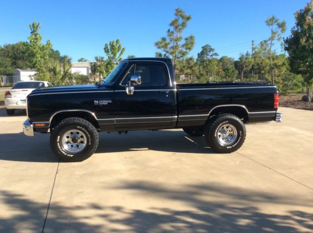 1987 Dodge Ram 1500 LE W150 - photo 2