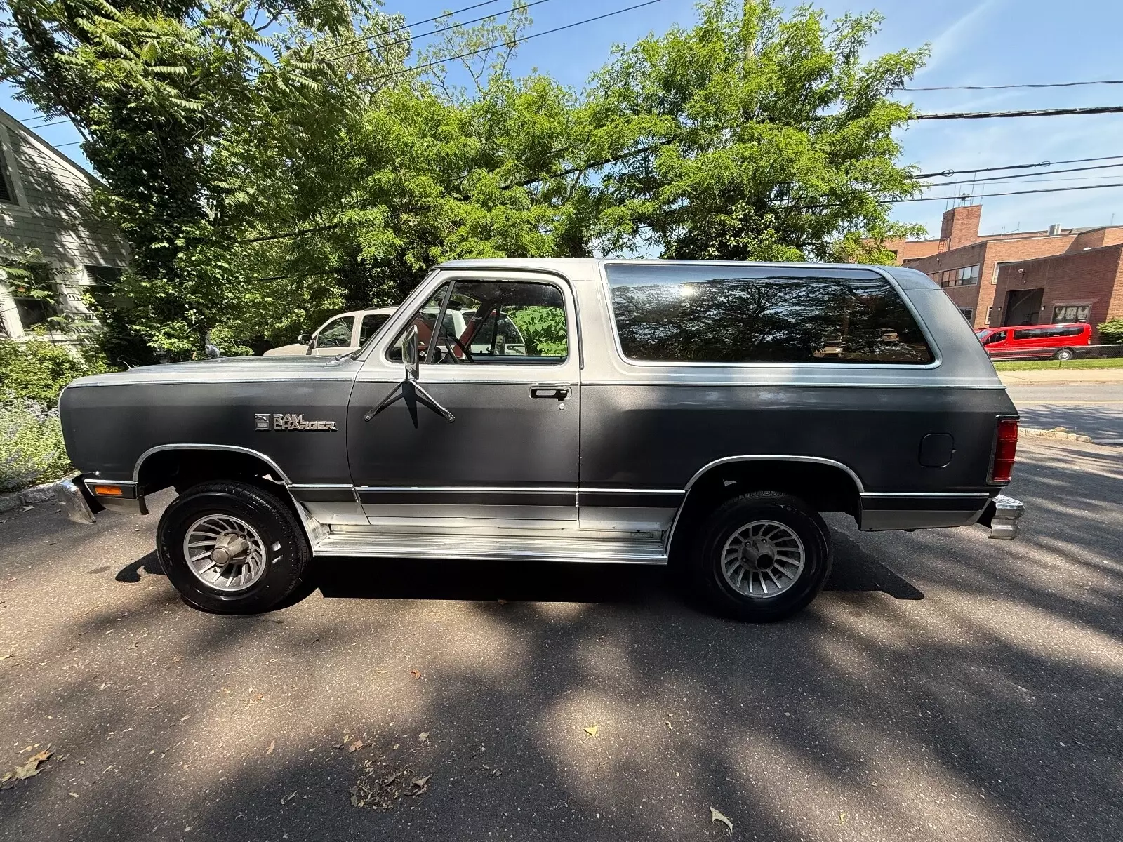 1987 Dodge Ramcharger AW-100 - photo 10