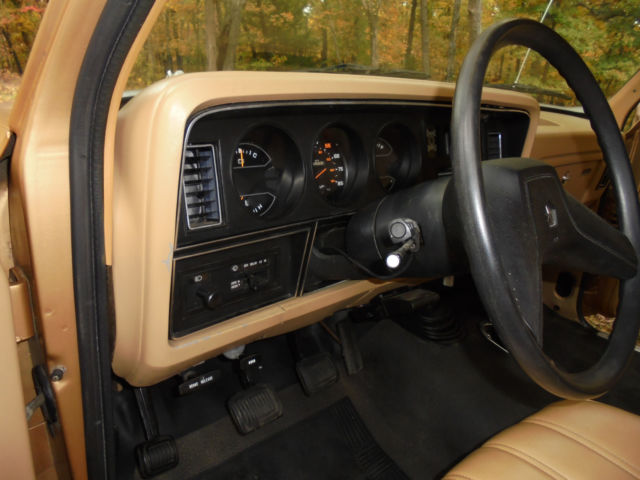 1987 Dodge Ramcharger - photo 12