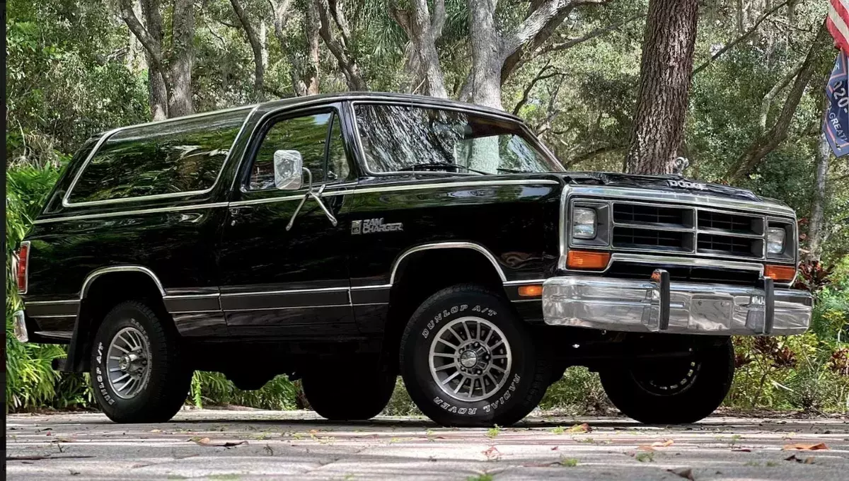 1987 DODGE RAMCHARGER LE 150 PROSPECTOR III PKG 5.9L 360 4X4 1987 Dodge Ramcharger LE - Prospector III Package