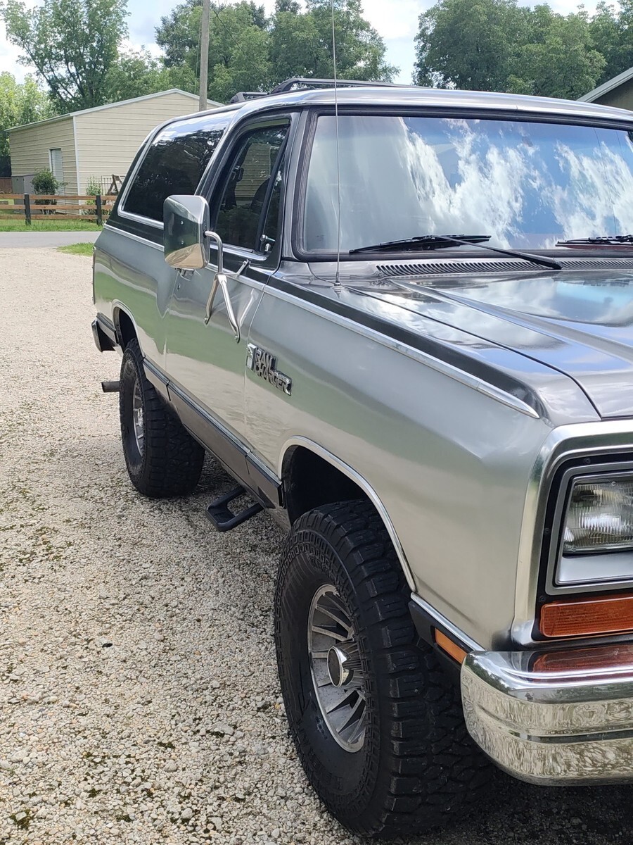 1987 Dodge Ramcharger AW-100 - photo 4