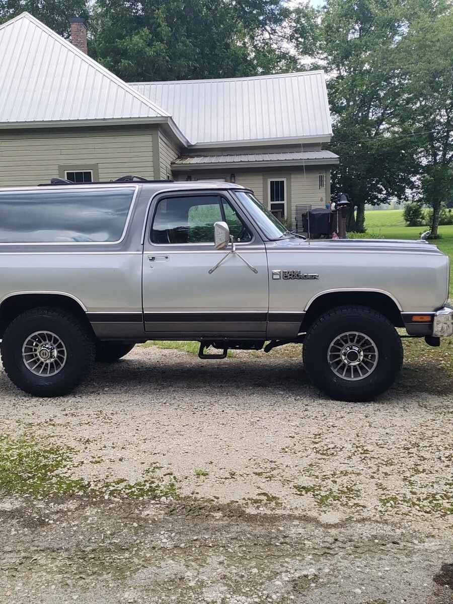 1987 Dodge Ramcharger AW-100 - photo 5