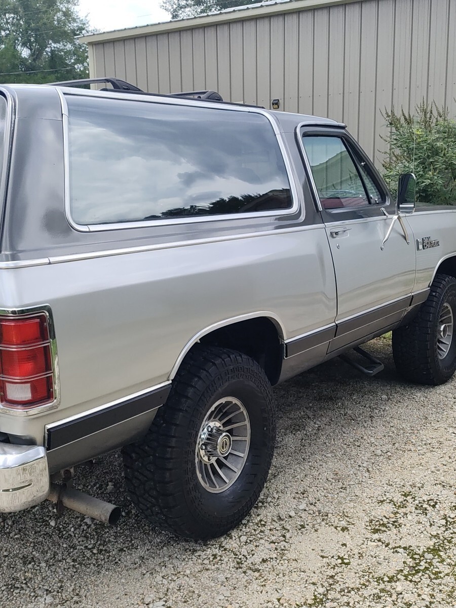 1987 Dodge Ramcharger AW-100 - photo 7