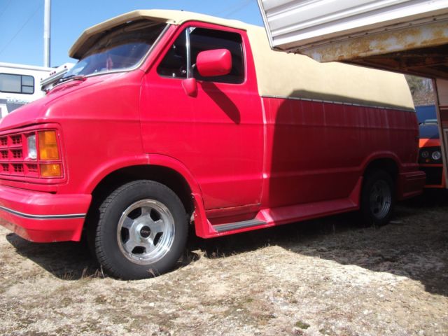 1987 Dodge Ram Van - photo 2