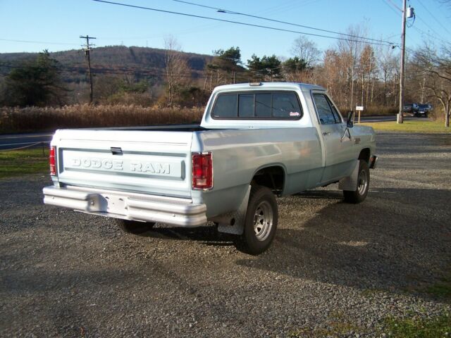 1987 Dodge Other Pickups Pick-Up 4X4 - photo 4