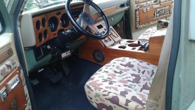 1987 GMC Suburban - photo 4