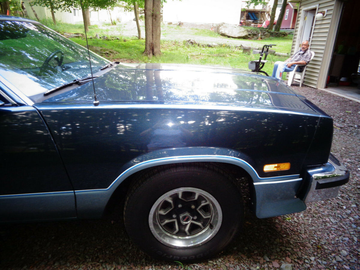 1987 GMC Suburban - photo 8