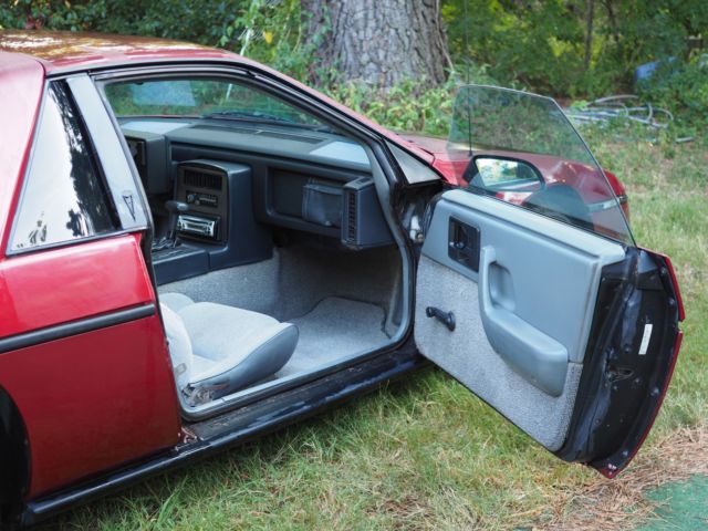 1987 Pontiac Fiero - photo 4